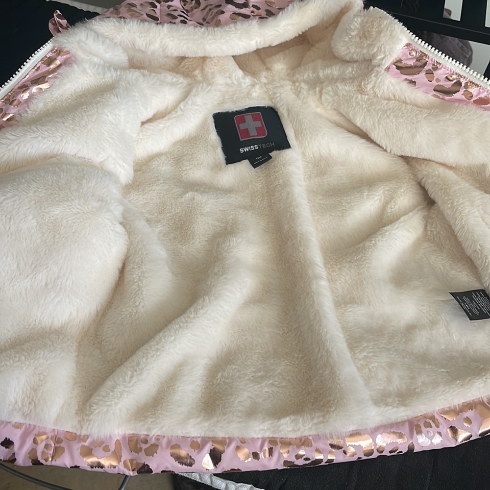 Almost new used maybe once baby girls jacket - Picture 3 of 7
